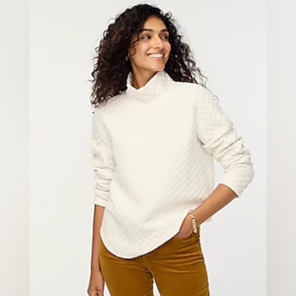 LIKE NEW - Quilted mockneck pullover - WORN ONCE